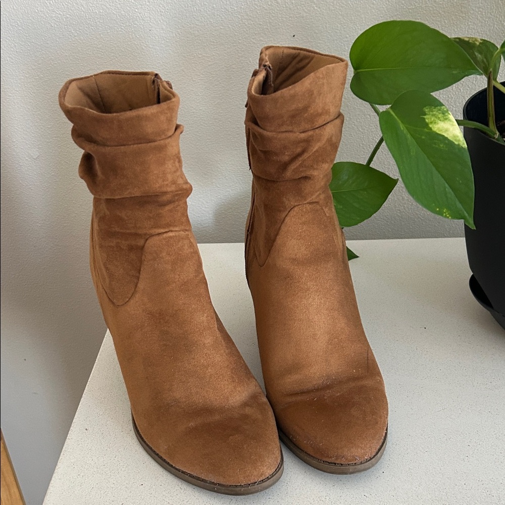 Stylish Tan Suede Ankle Boots Size 10